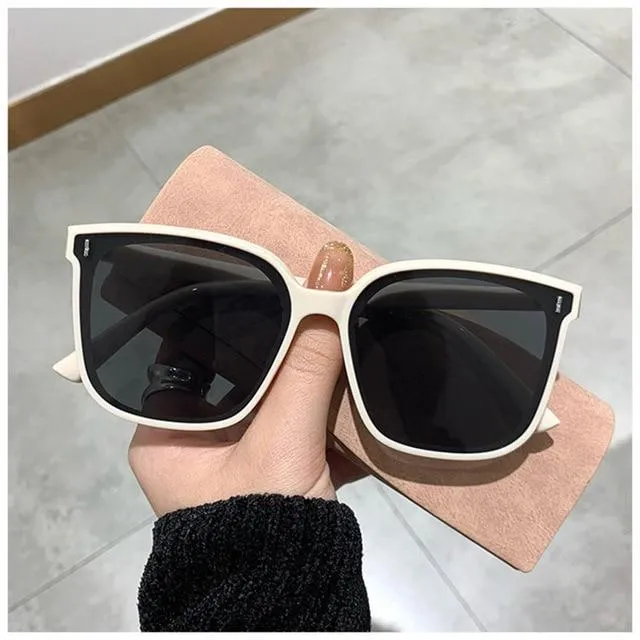 Classic Vintage Square Sunglass Women Oversized Women Retro Sunglass