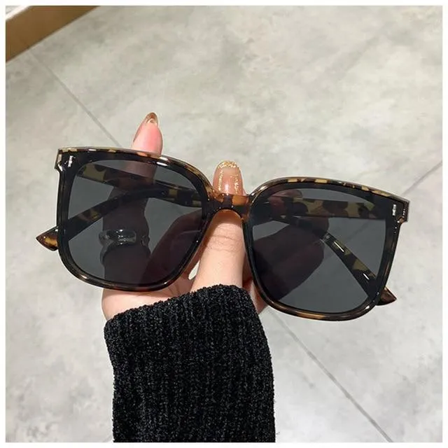 Classic Vintage Square Sunglass Women Oversized Women Retro Sunglass