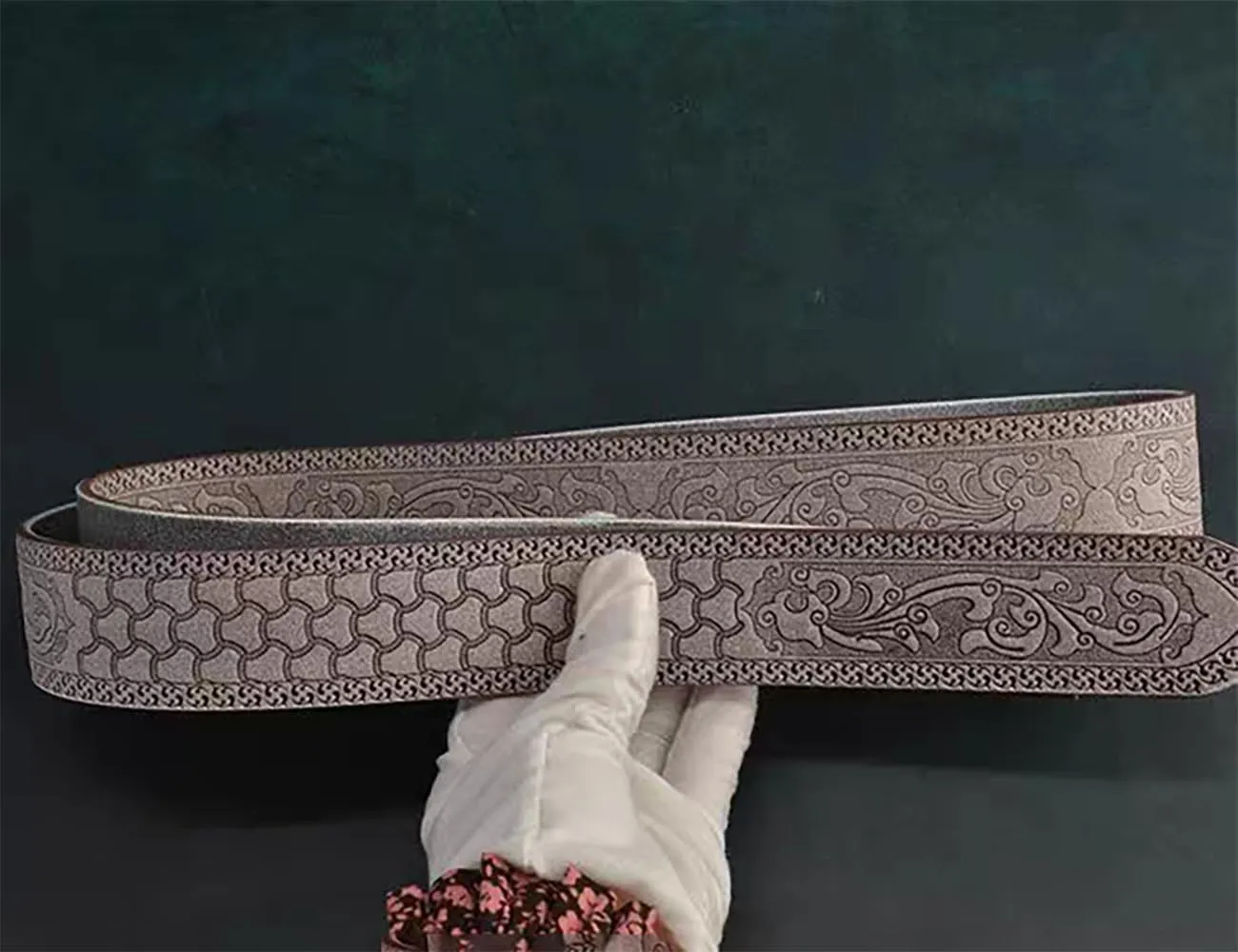 Men's Belts Genuine Leather Men Belt Handmade Carving Mens Belt No Holes Business Men's Belt 1.5 in Width Belt